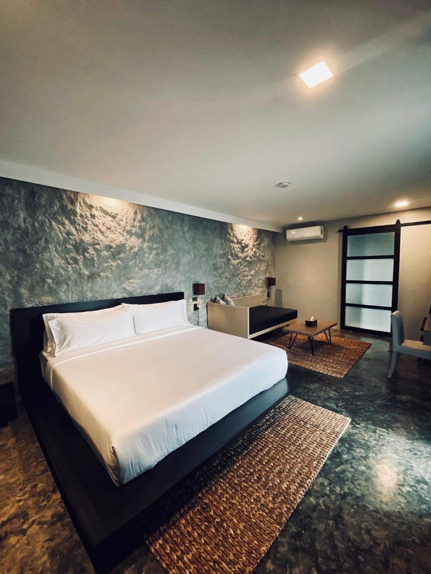 The Grey Inn Sarog Экстерьер фото